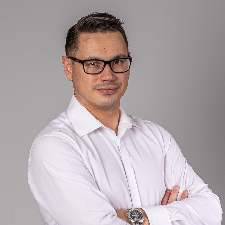 Lekarz Piotr Królikowski